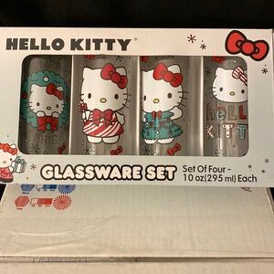 Hello Kitty Glassware 10oz Set of four